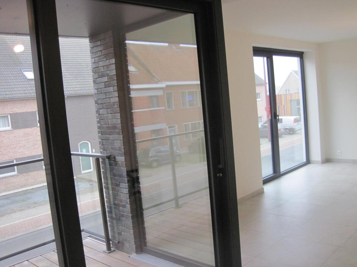 Nieuw appartement !    Kleine residentie met een sterke architectuur. 