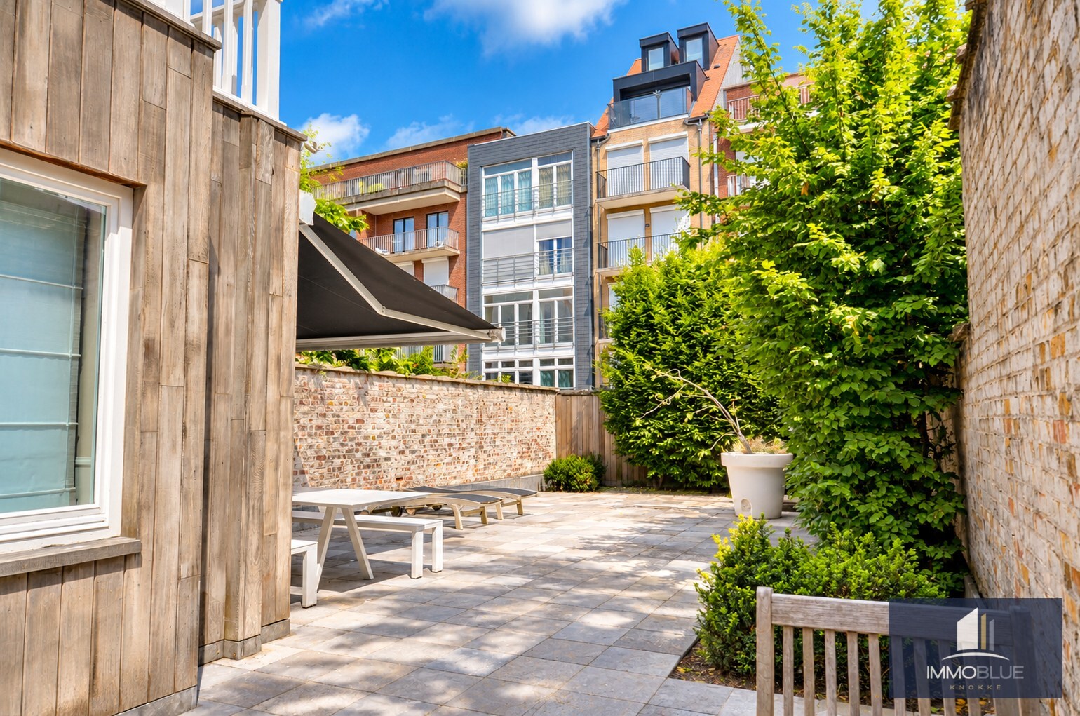 Appartement parfaitement entretenu avec une grande terrasse. 
