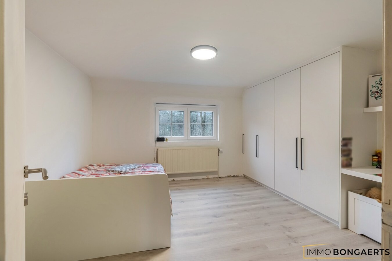 Gerenoveerde woning met 4 slaapkamers op rustige ligging 