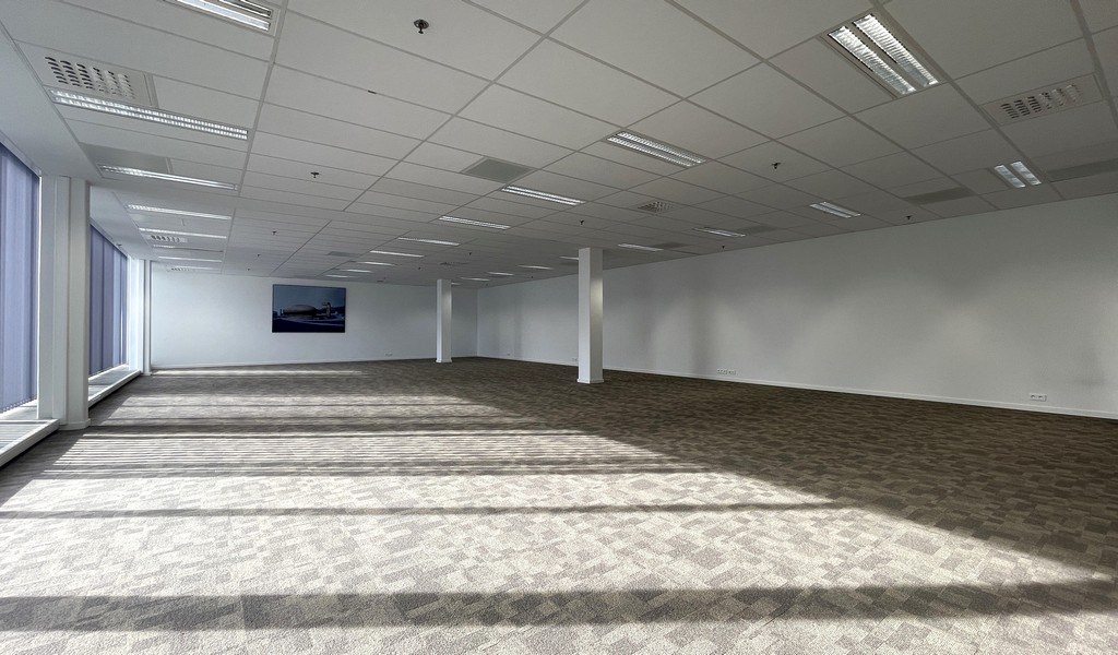 Vernieuwde kantoren te huur in Ahlers Building te Antwerpen