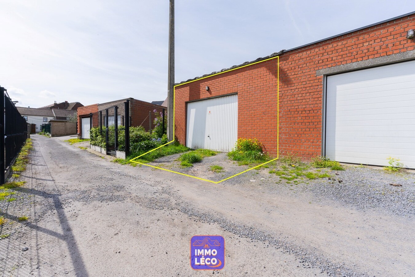 Maison avec jardin et garage attenant de 32m², IDEAL 1er achat/investisseurs ! 