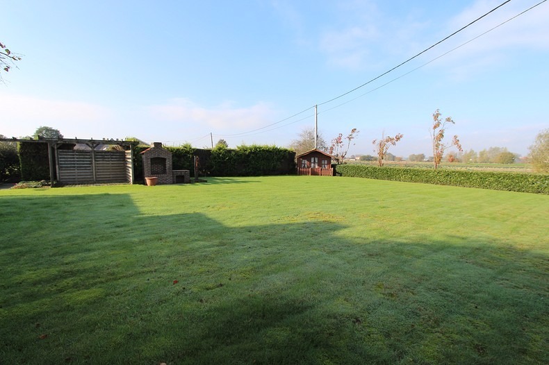 Alleenstaande woning met 4 slaapkamers te Kortemark 