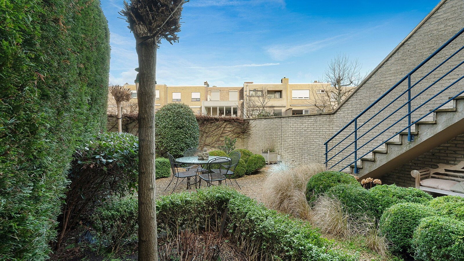 Ruime gezinswoning met inpandige garage en gezellige tuin. 