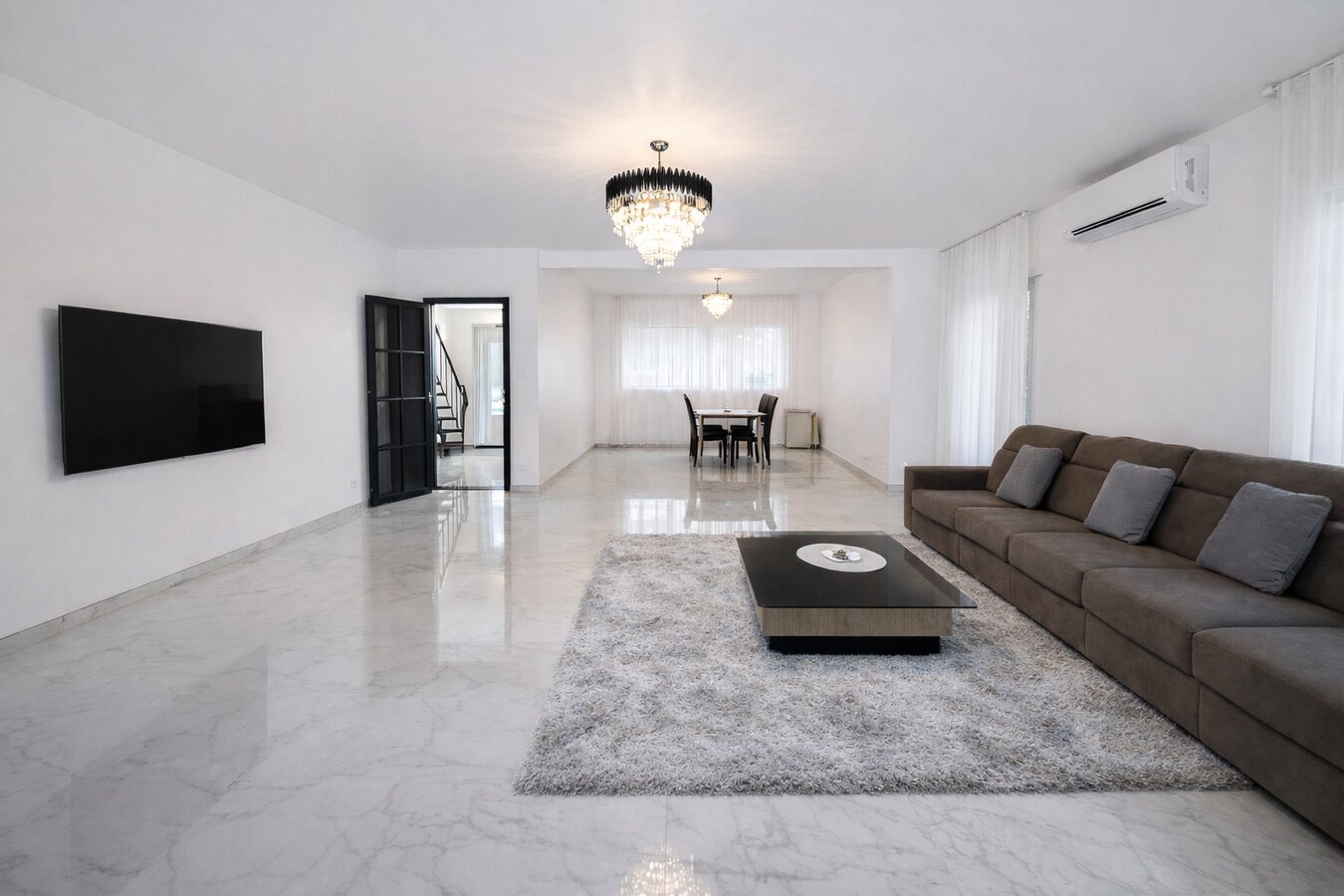 Te koop: Charmante halfopen gezinswoning met 4 slaapkamers en zuidgerichte tuin in hartje Sint-Niklaas! 