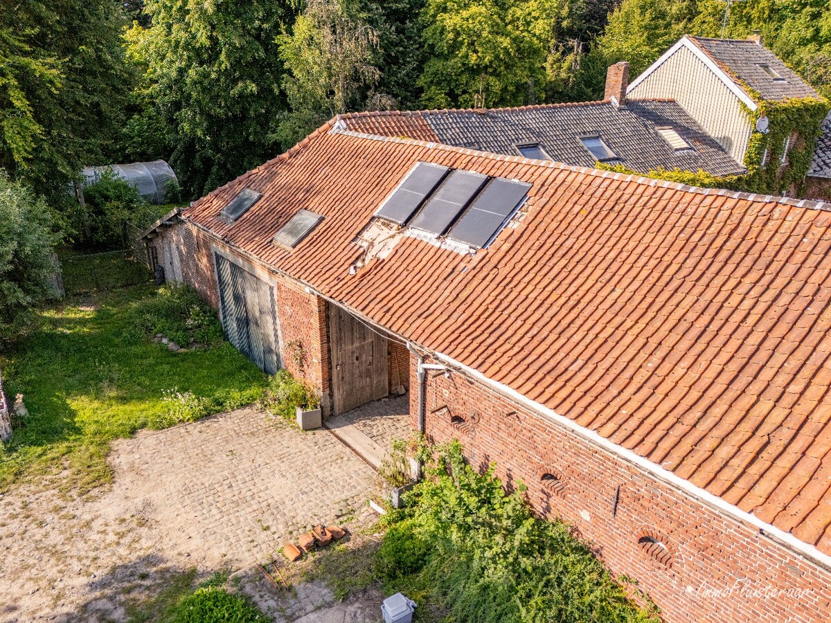 Unieke vierkantshoeve op een landelijke locatie op ca. 3 ha te Herne. 