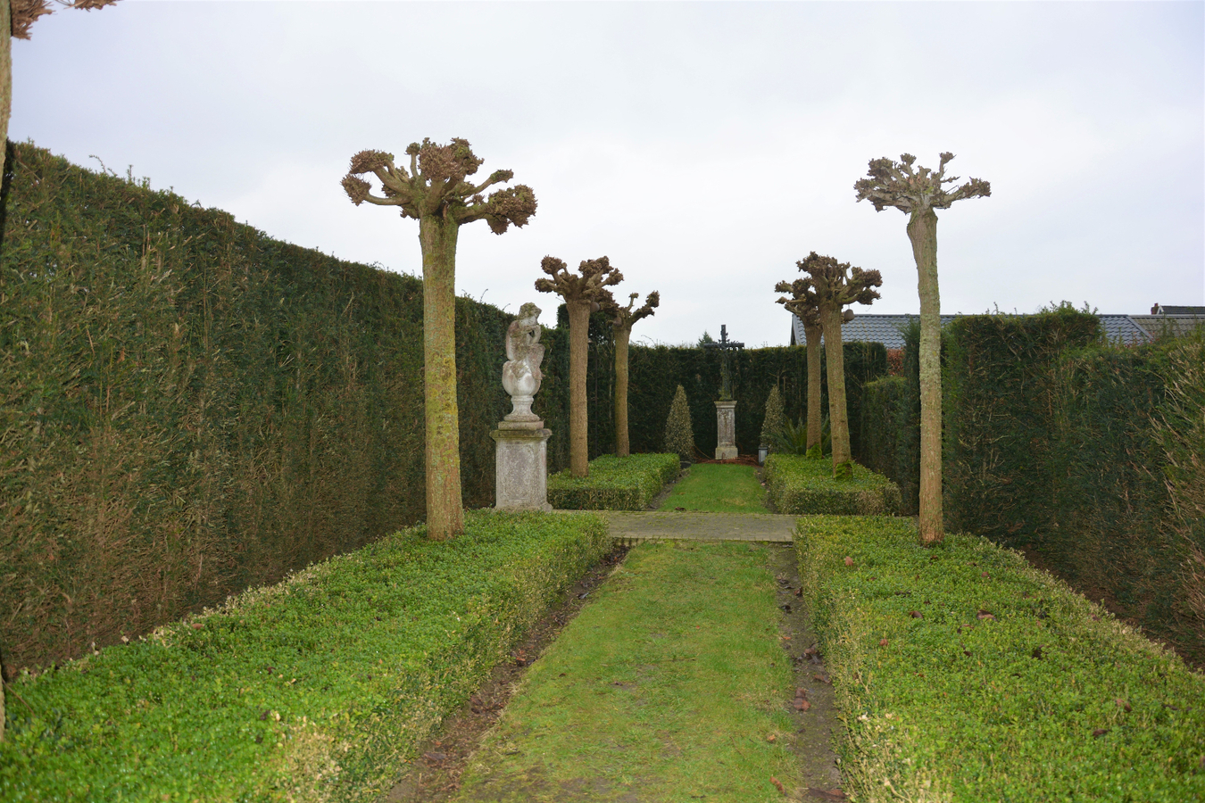 Perfect onderhouden villa op 2.155m² met dubbele garage 