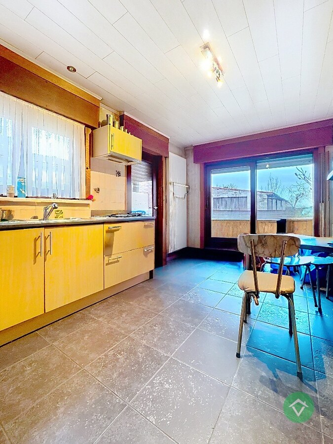 Woning met 4 slaapkamers en garage te Gistel 