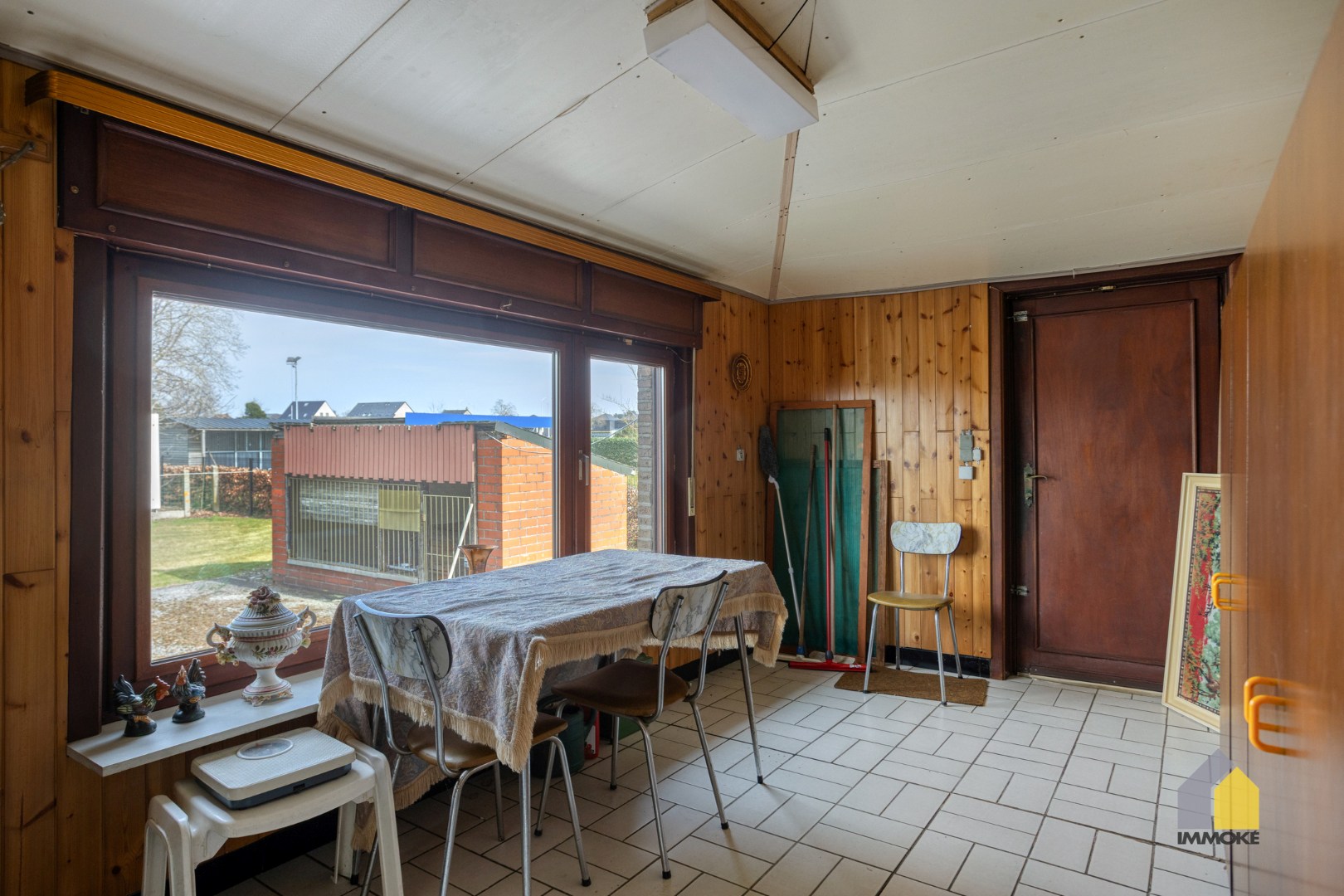Te renoveren, statige woning op mooi perceel van 23 a 90 ca. 