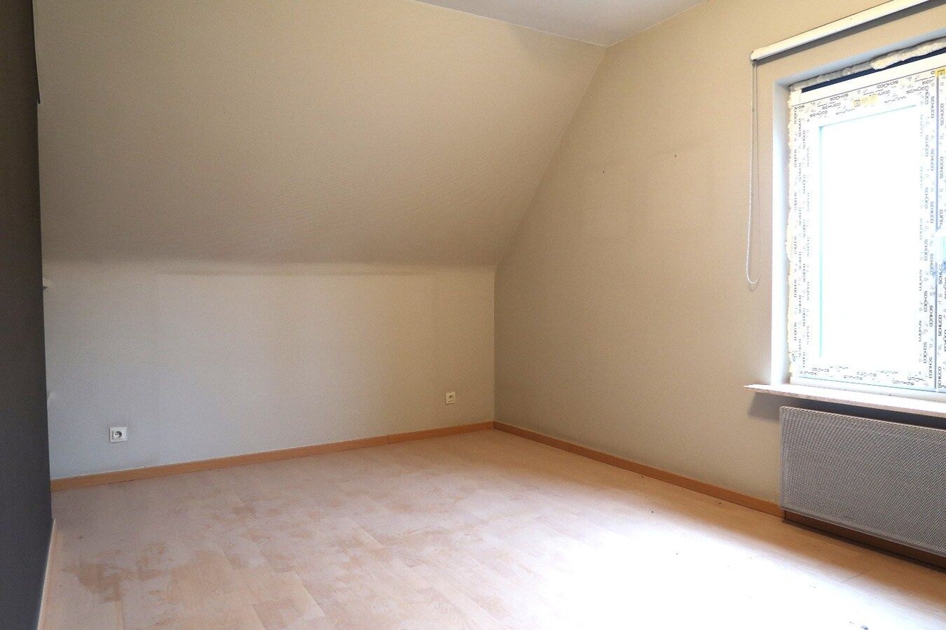 Charmante gerenoveerde woning te huur in Snellegem – 3 slaapkamers, grote tuin &amp; veel extra’s 