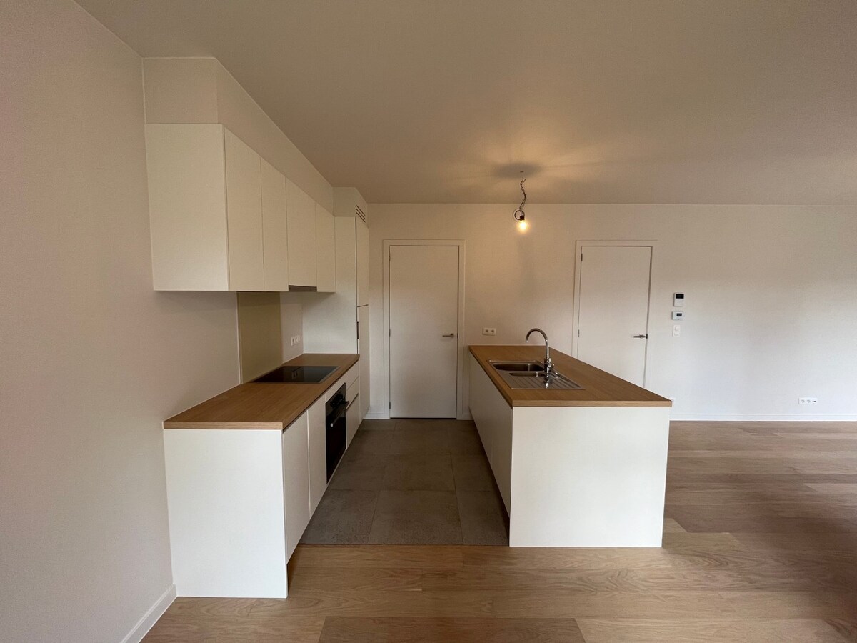 Recent appartement met zicht op het Egmontpark. 