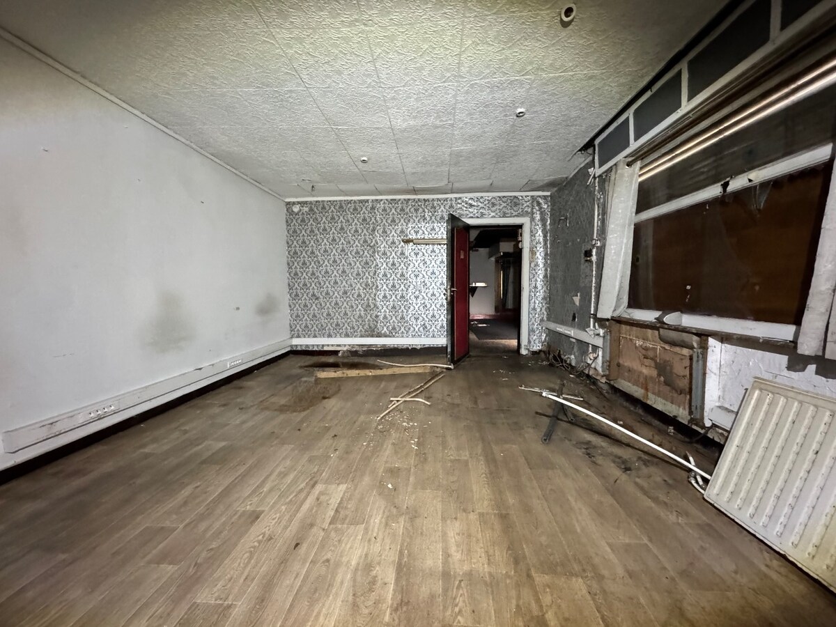 Te renoveren handelshuis te Eernegem 