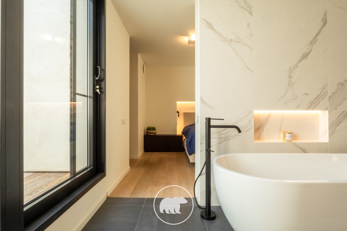 Buitengewone design villa op unieke ligging te Lochristi 