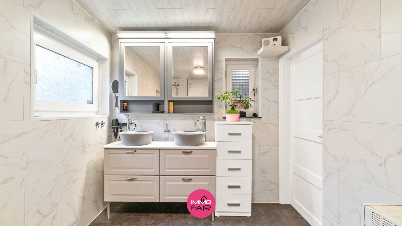 Gezinswoning met authentieke elementen in centrum Lanaken! 