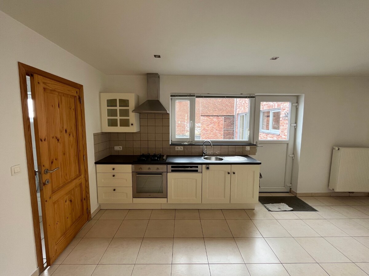 Bijzonder ruime, praktisch ingedeelde gezinswoning 