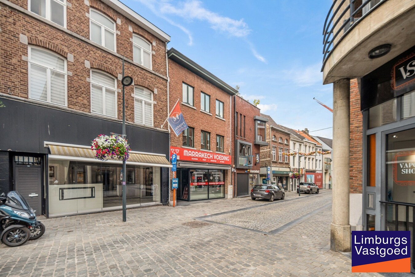 Commercieel uitstekend gelegen investeringspand bestaande uit winkel + duplex 