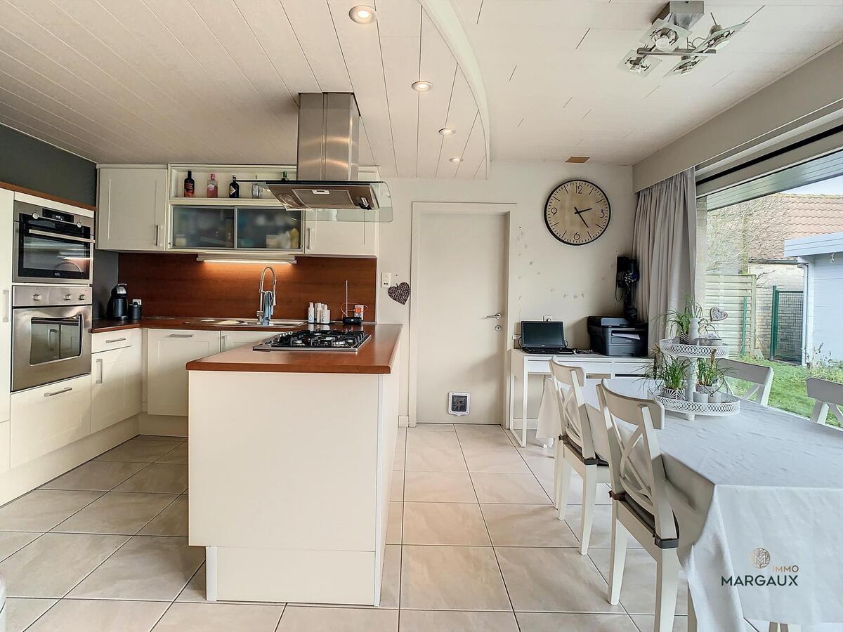 Rustig gelegen vrijstaande villa met grote tuin 