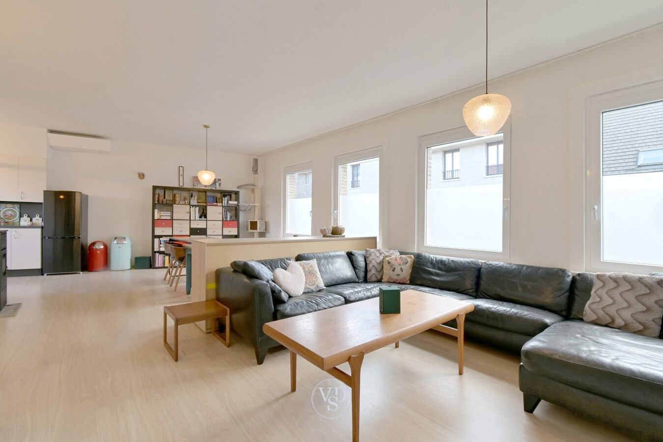 Exceptioneel ruim appartement in centrum Gavere. 