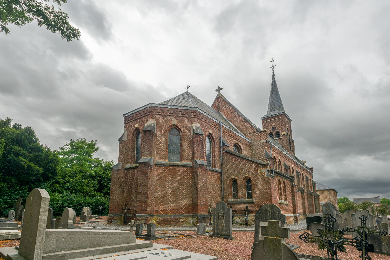 Kerk rechts achteraan