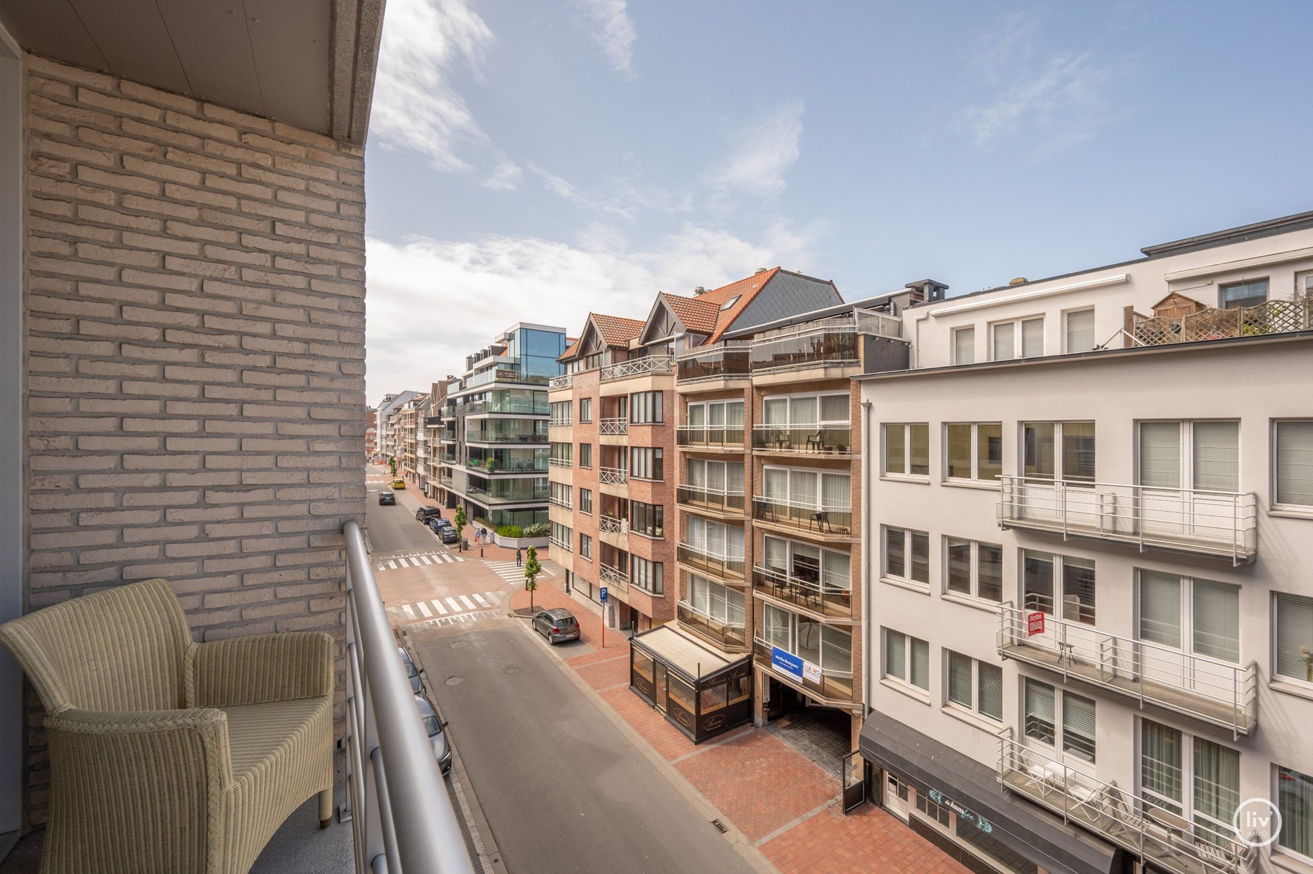 Instapklaar  2-slaapkamerappartement op een centrale ligging te Bayauxlaan in Knokke. 