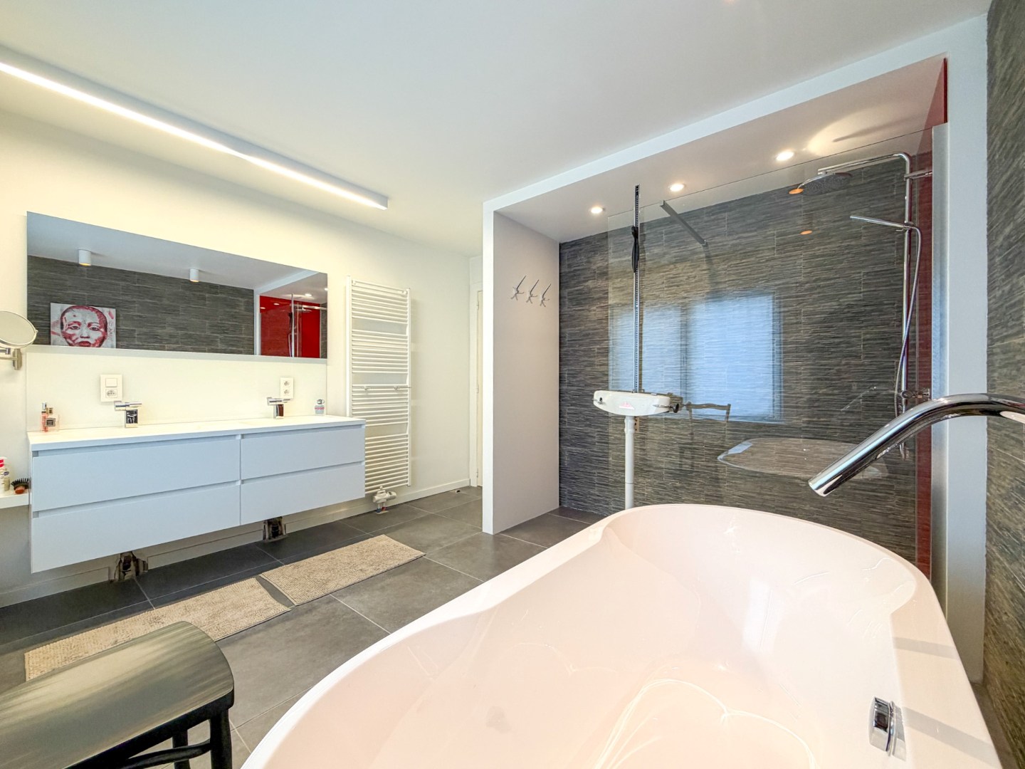 Prachtige gezinswoning met mooie tuin en bijgebouw, instapklaar afgewerkt, Torhout. 