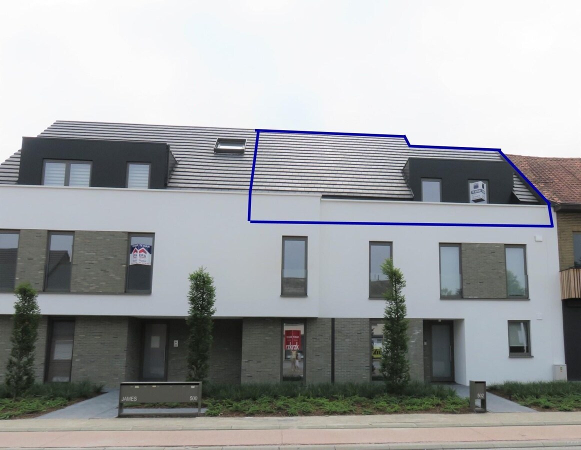 Dakappartement met 2 slaapkamers, terras en autostaanplaats! 