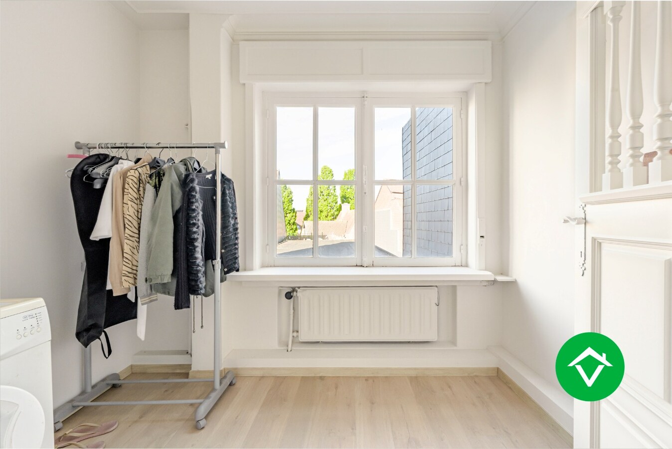 Ruim triplex appartement met 5 slaapkamers, in het centrum van Torhout 