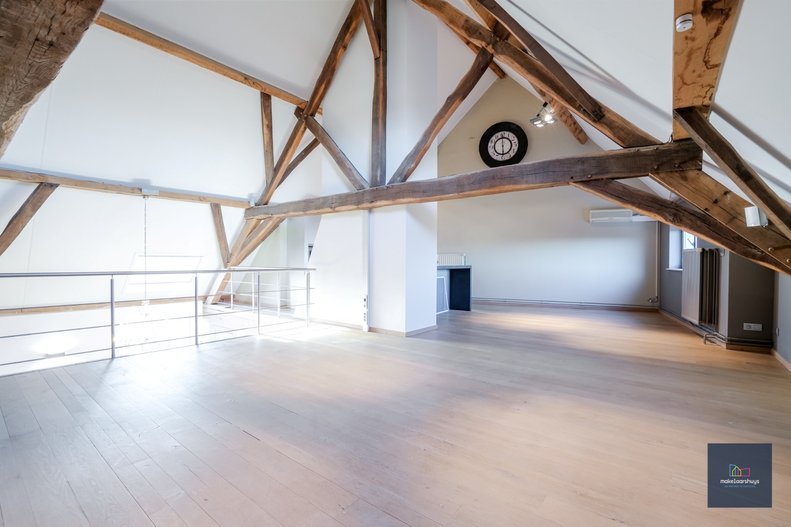 VERHUURD NSCHRIJVEN via de site ; Stijlvolle duplex in de hist. stadskern 