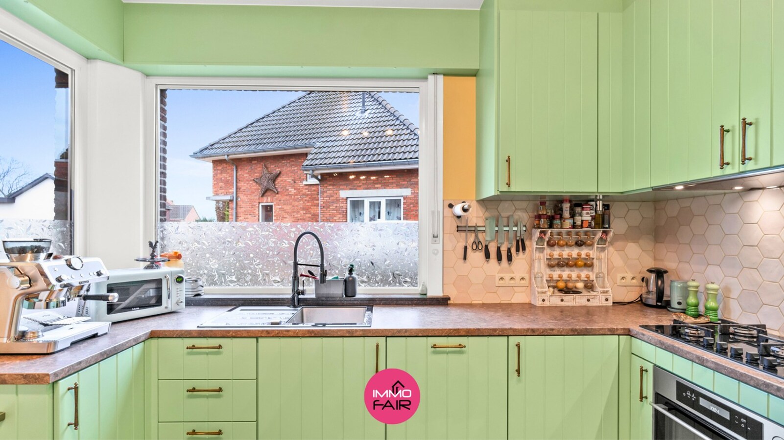 Gezinswoning met authentieke elementen in centrum Lanaken! 