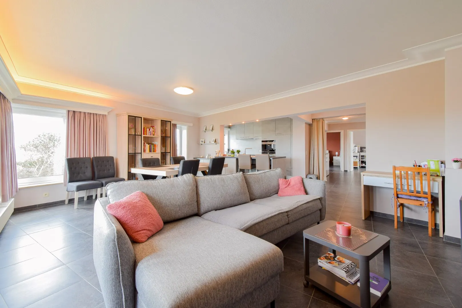 Instapklaar appartement met 3 ruime slaapkamers en zeezicht te Middelkerke.