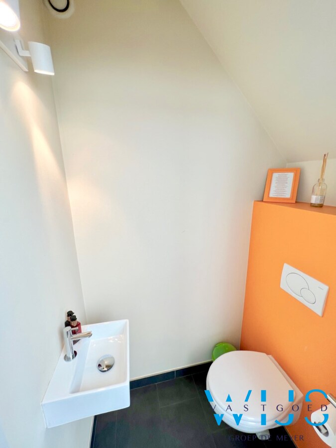 Mooie tijdloze en centraal gelegen open bebouwing 