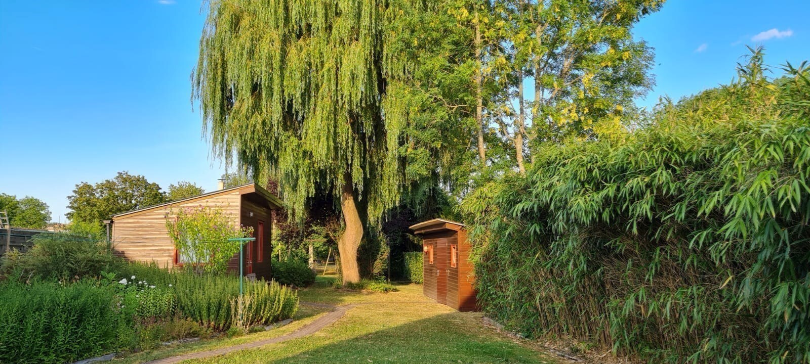 Landelijk gelegen open bebouwing op een uitzonderlijk perceel (1585m²) 
