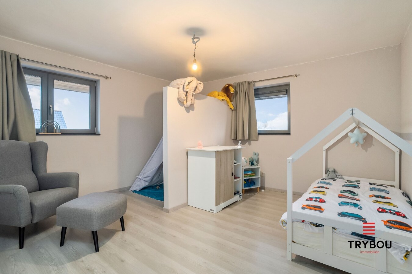 Instapklare halfopen woning met 3 slaapkamers en garage te Houthulst 