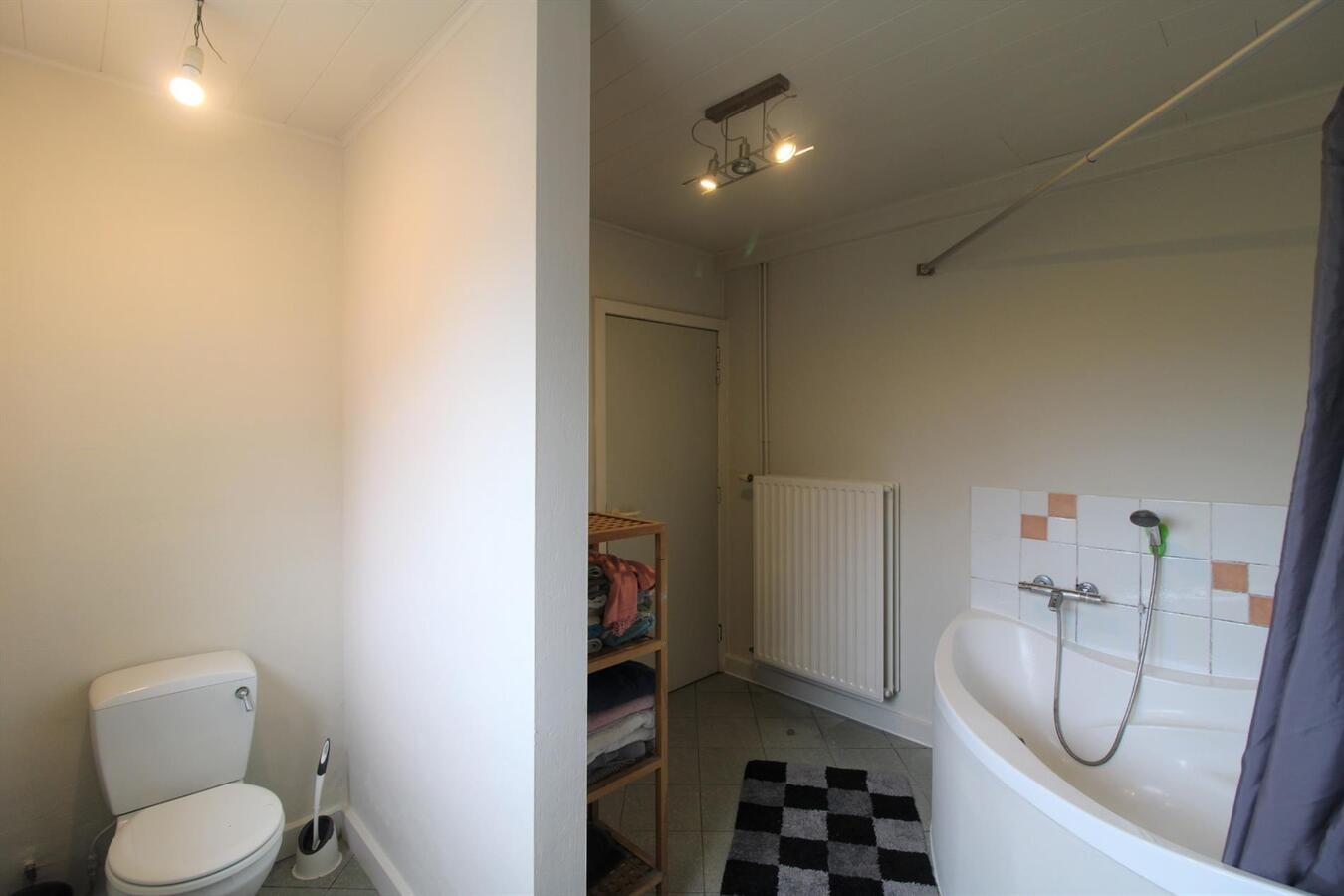 Alleenstaande woning met 3 slaapkamers te Woumen 