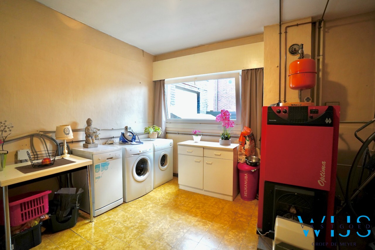 Woonhuis met loods te Sleidinge ! 