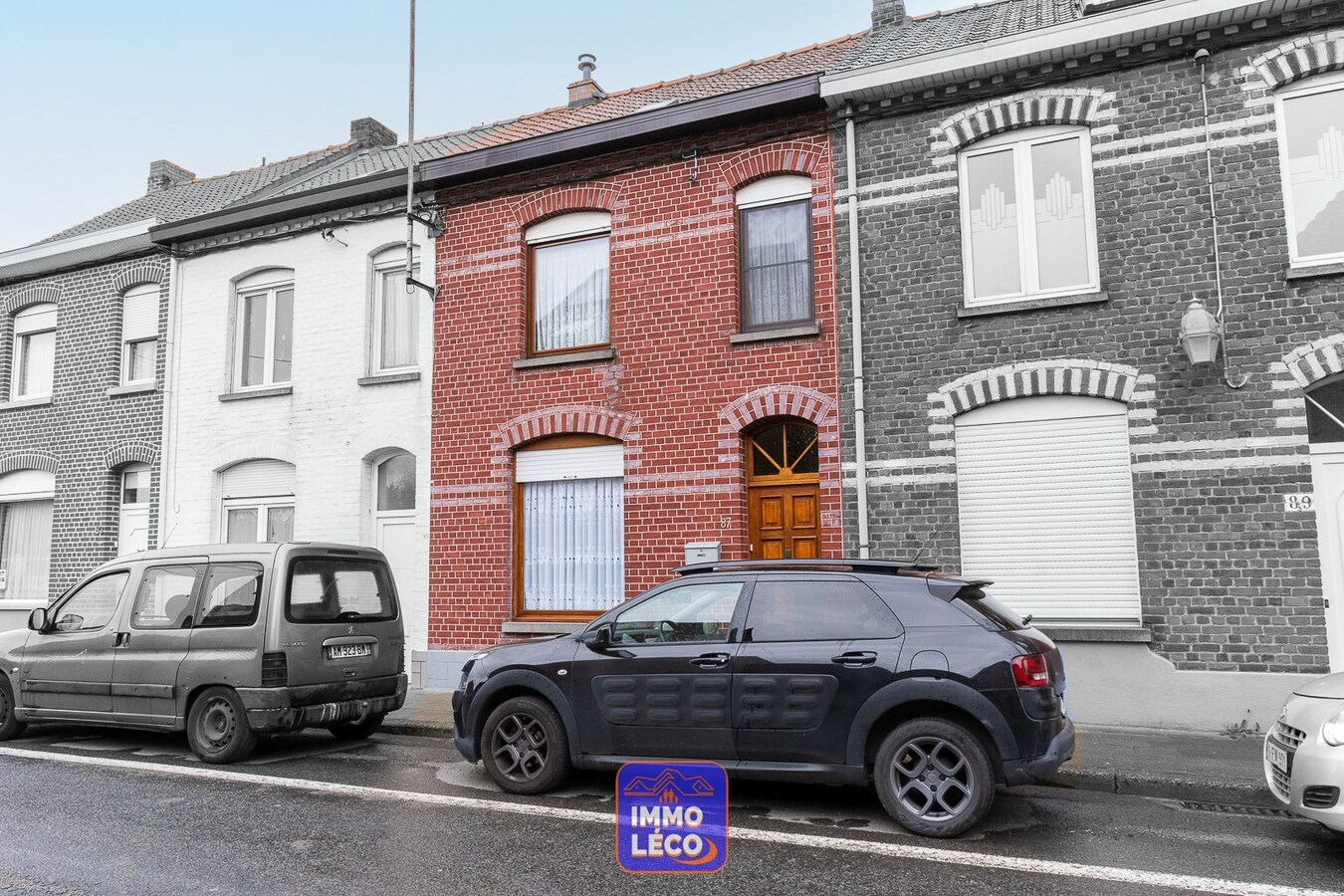 Maison saine idéale 1er achat, grande cour et accès arrière. 