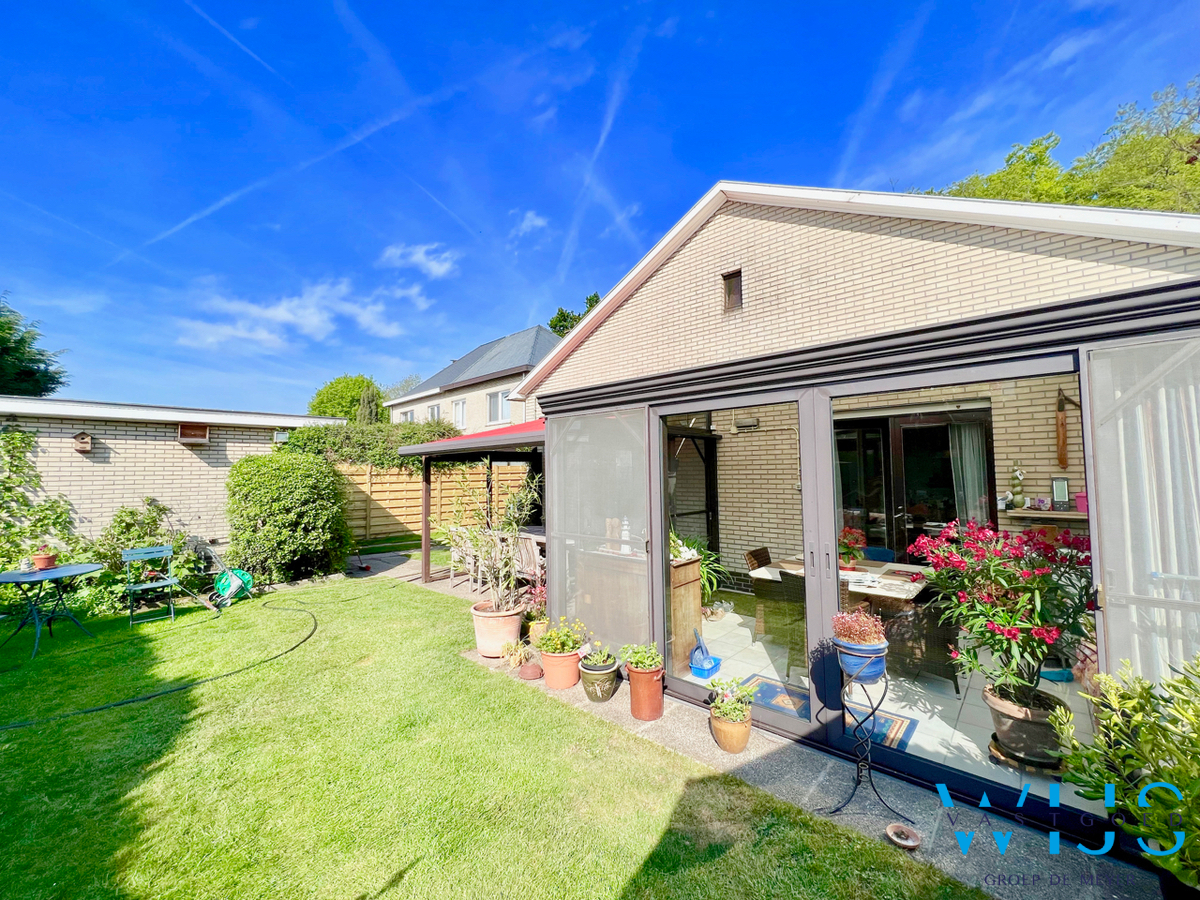 Mooie bungalow op een toplocatie te Evergem ! 