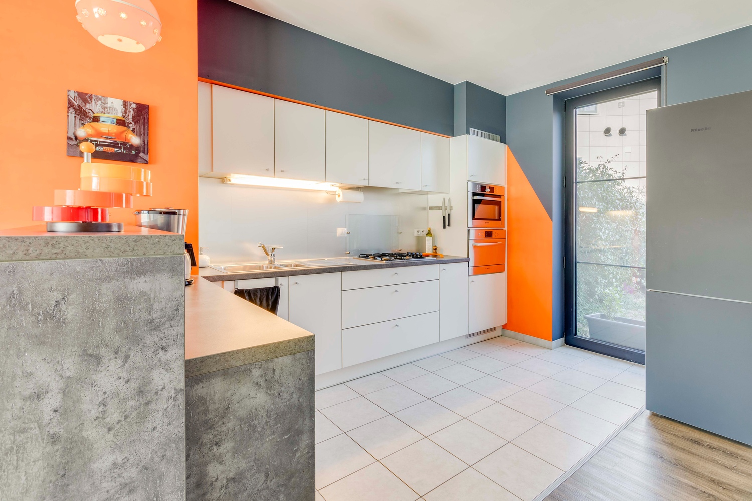 Bel-etage appartement aan het water met mooie tuin! 