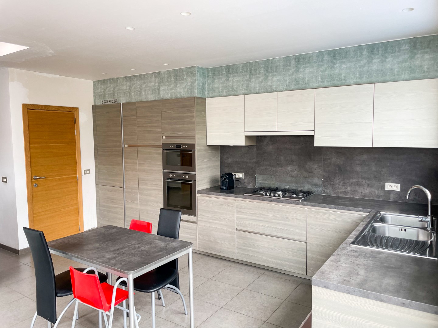 Gezinswoning met tuin en 3 slaapkamers in Harelbeke 