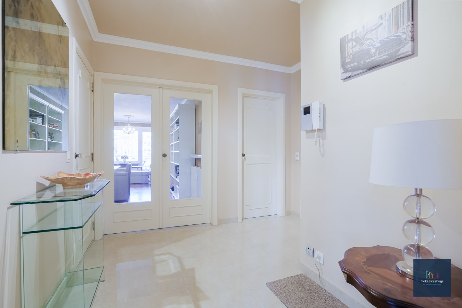 Stijlvol 1 slaapkamer appartement met 2 terrassen, kelder en garagebox 