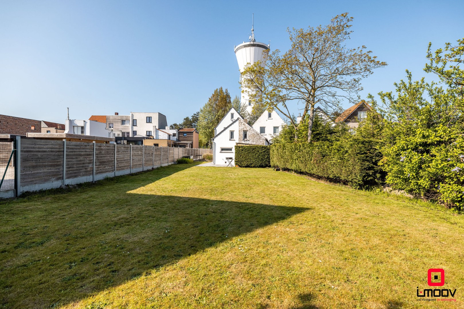 Authentieke woning met zonnige tuin en garage op gegeerde ligging te Knokke 
