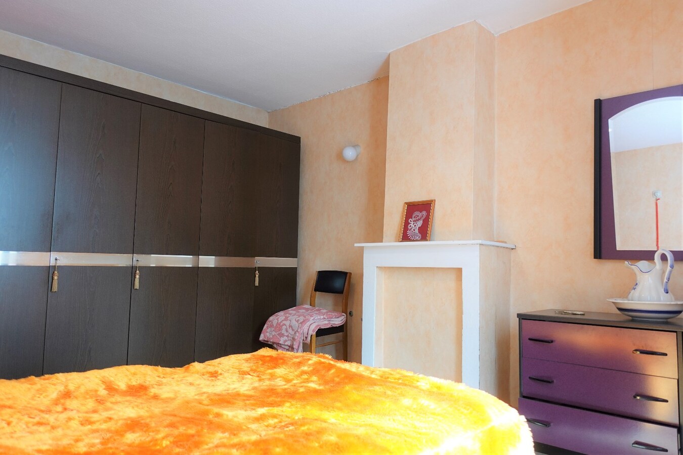 Te renoveren hoekwoning in hartje Gistel 