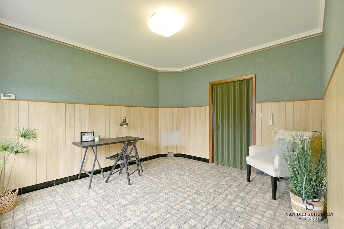 Degelijke eigendom met mogelijkheden 