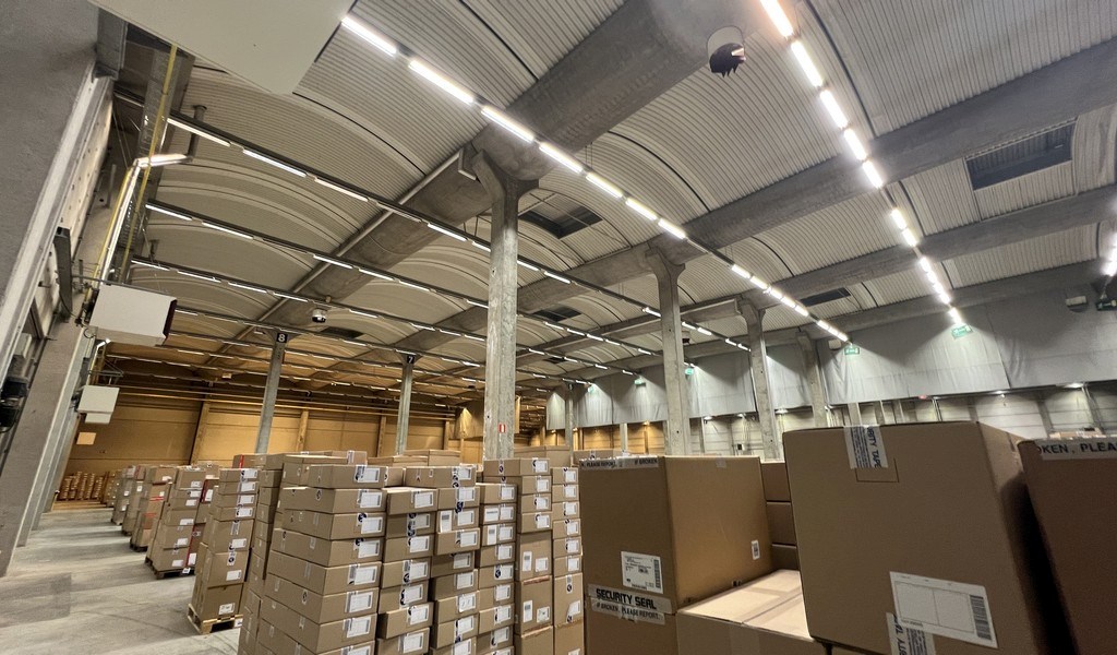 Logistieke loodsen met laadkades te huur in Sint-Niklaas