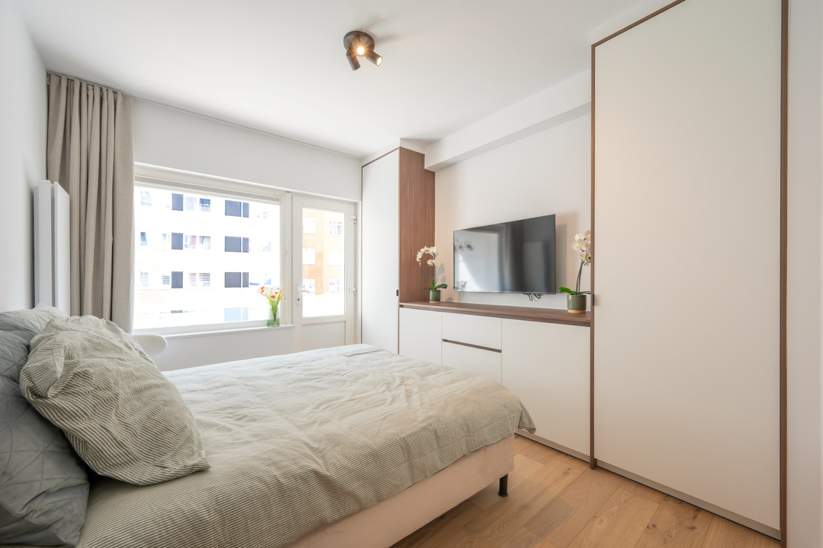 Volledig gerenoveerd appartement met FRONTAAL ZEEZICHT 