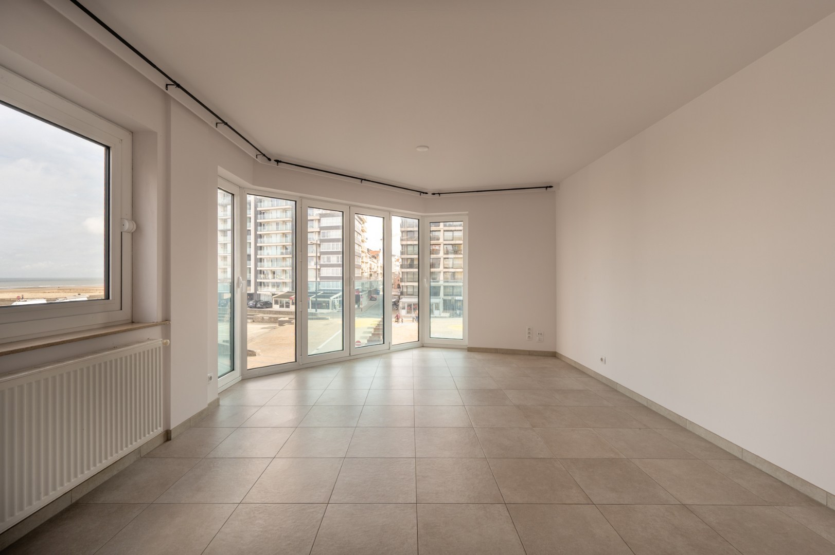 Hoekappartement met 2 slaapkamers en mooi zeezicht 