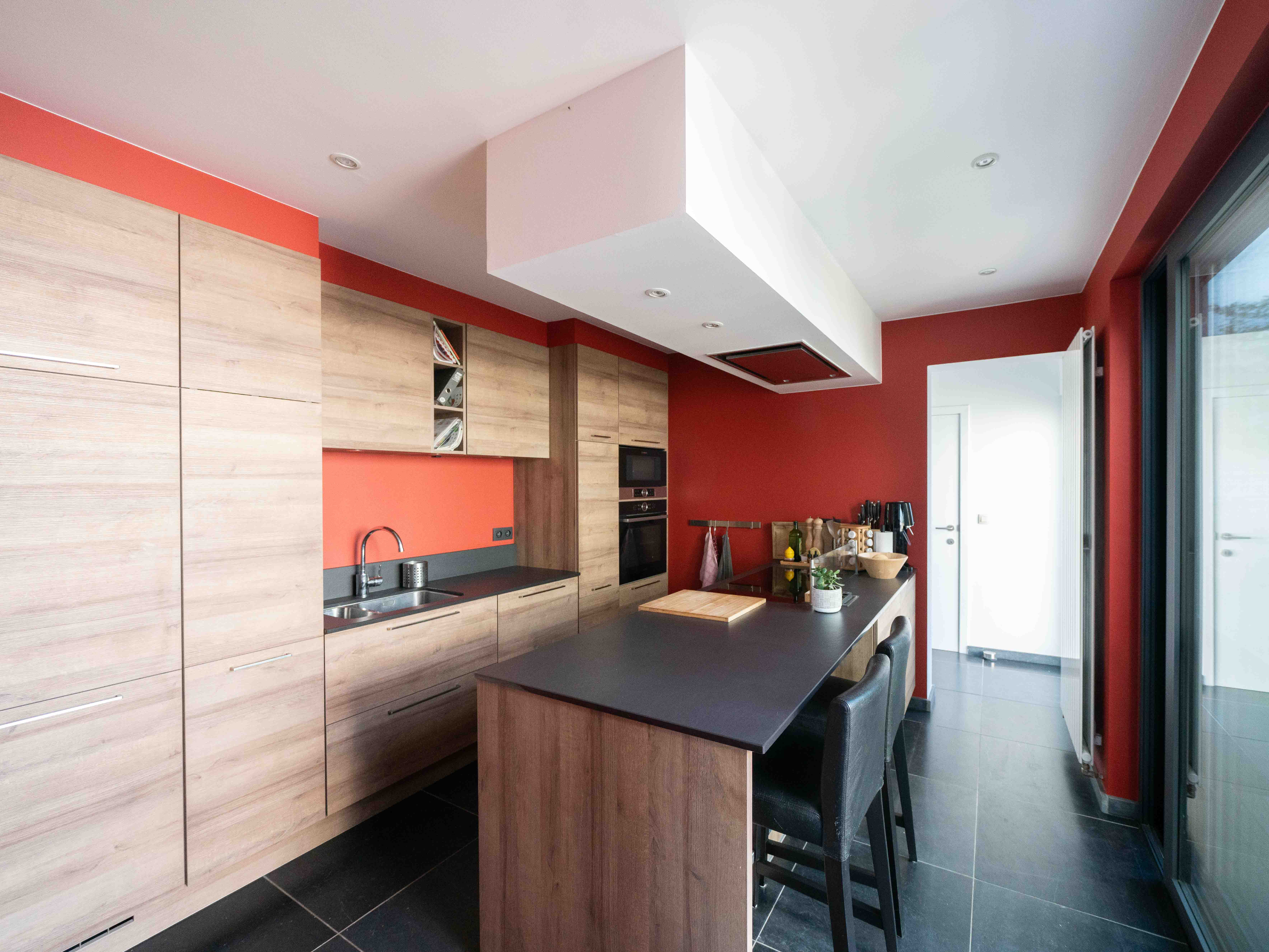 Volledig gerenoveerde woning met 4 kamers, tuin en garage 