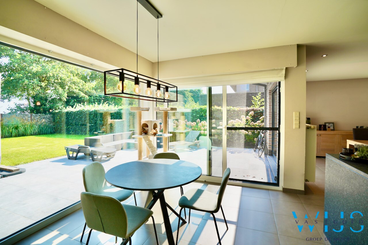 Stijlvolle alleenstaande woning met kapsalon te Kluizen 