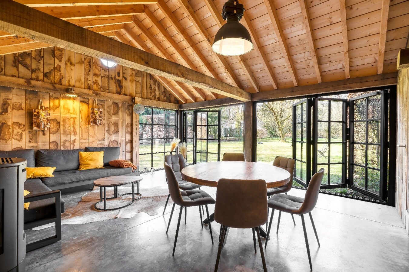 Sels villa met 4 slaapkamers, dubbele carport en garage, Zuid-West tuin op een perceel van 1.991 m² te Schilde - 's-Gravenwezel, 