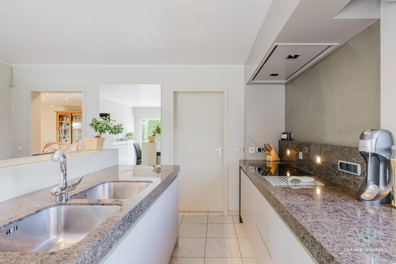 Bijzonder ruime (446m²), tijdloze villa 