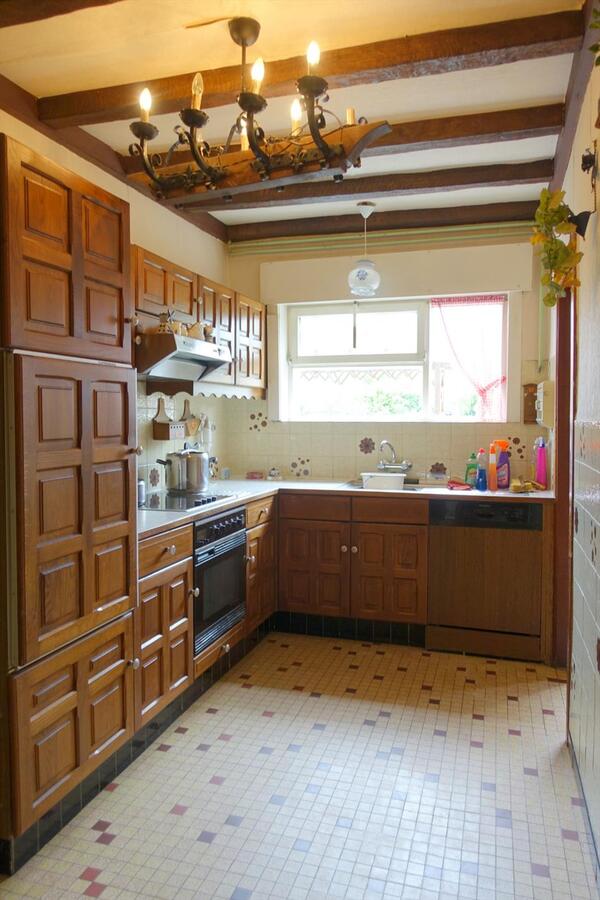 Op te knappen villa op landelijke ligging 